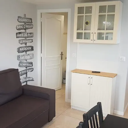 Maisonnette Bois Flottes Vakantiehuis Salles (Gironde)