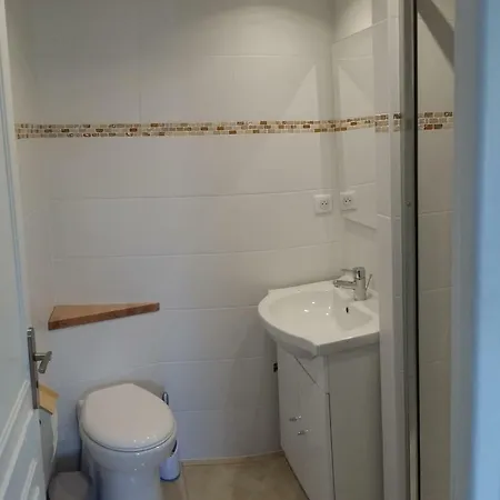 Maisonnette Bois Flottes 펜션