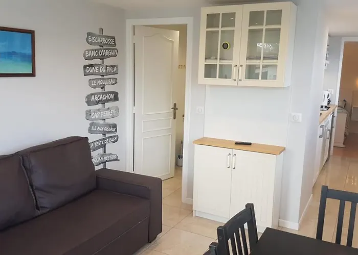 Maisonnette Bois Flottes بيت للعطل ساليس