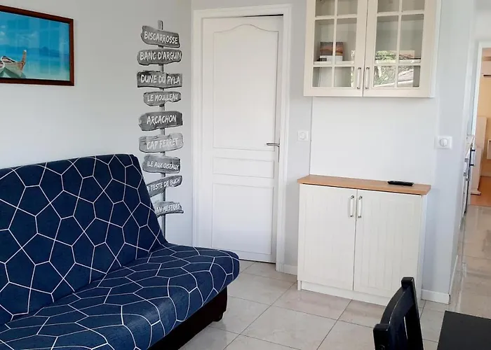 Maisonnette Bois Flottes * סאל